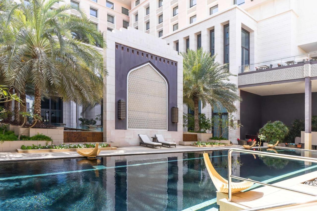 马斯喀特雷迪森霍尔木兹大酒店酒店 外观 照片 The pool at the hotel
