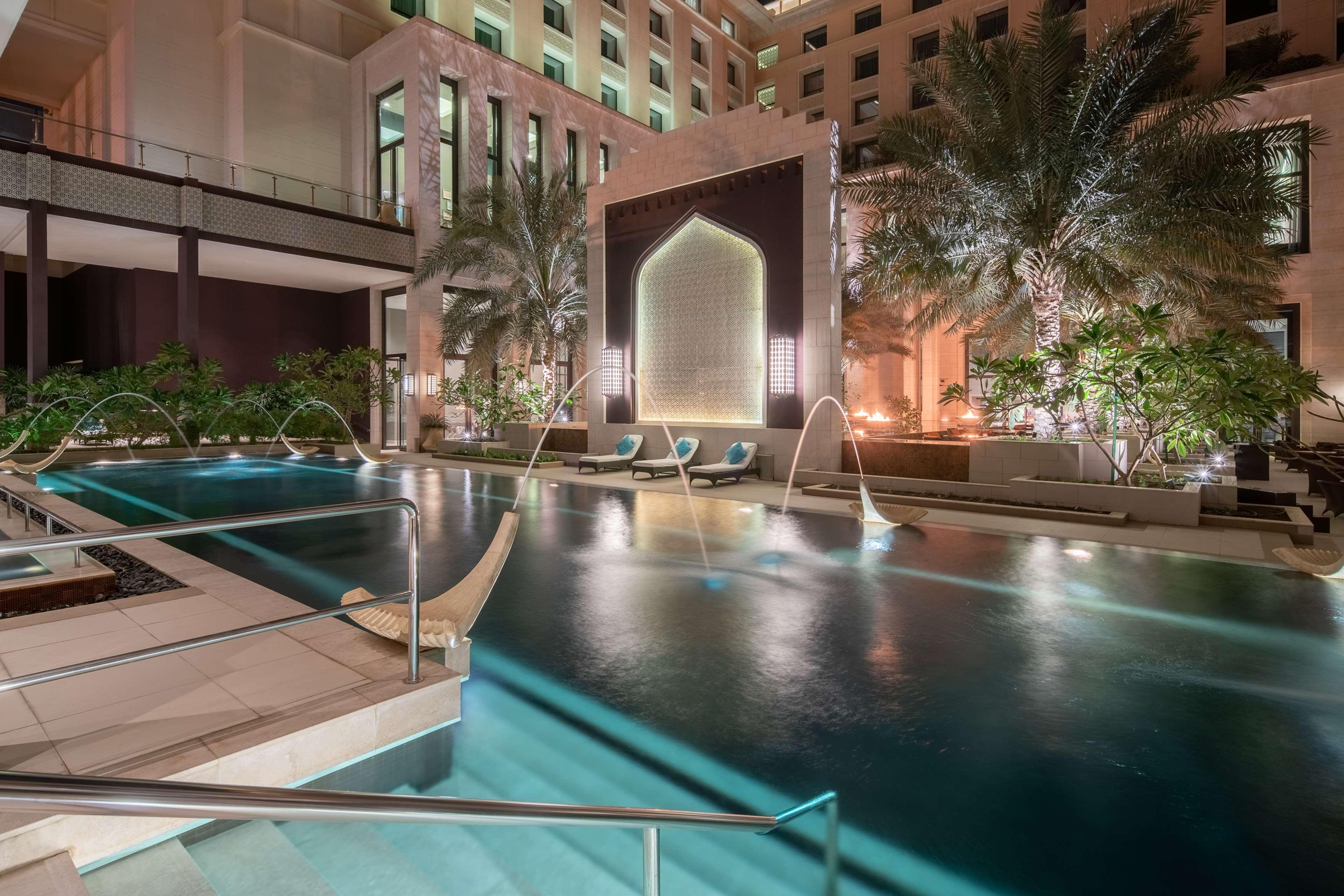 马斯喀特雷迪森霍尔木兹大酒店酒店 外观 照片 The pool at The Oberoi, Dubai