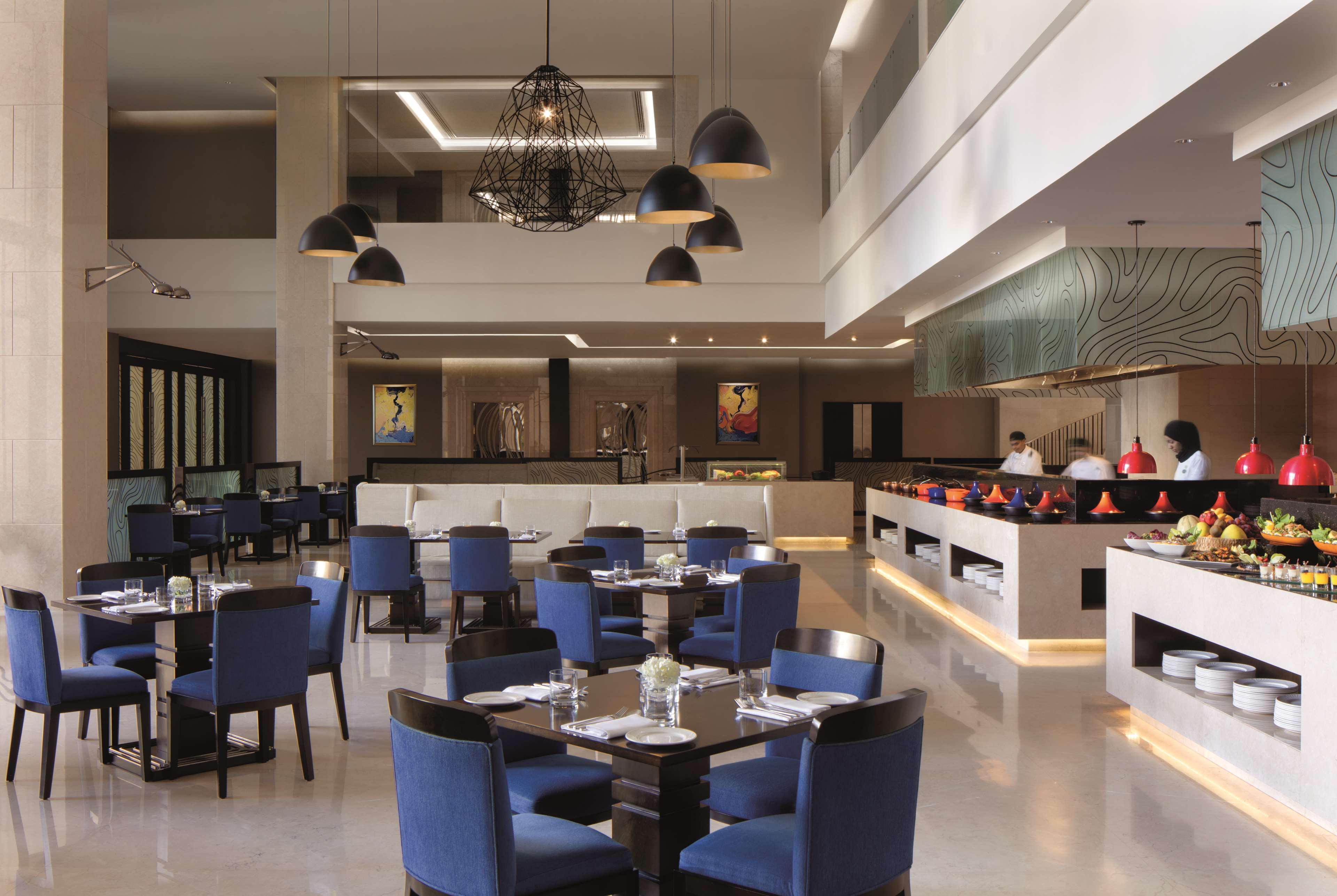 马斯喀特雷迪森霍尔木兹大酒店酒店 外观 照片 The restaurant at the hotel