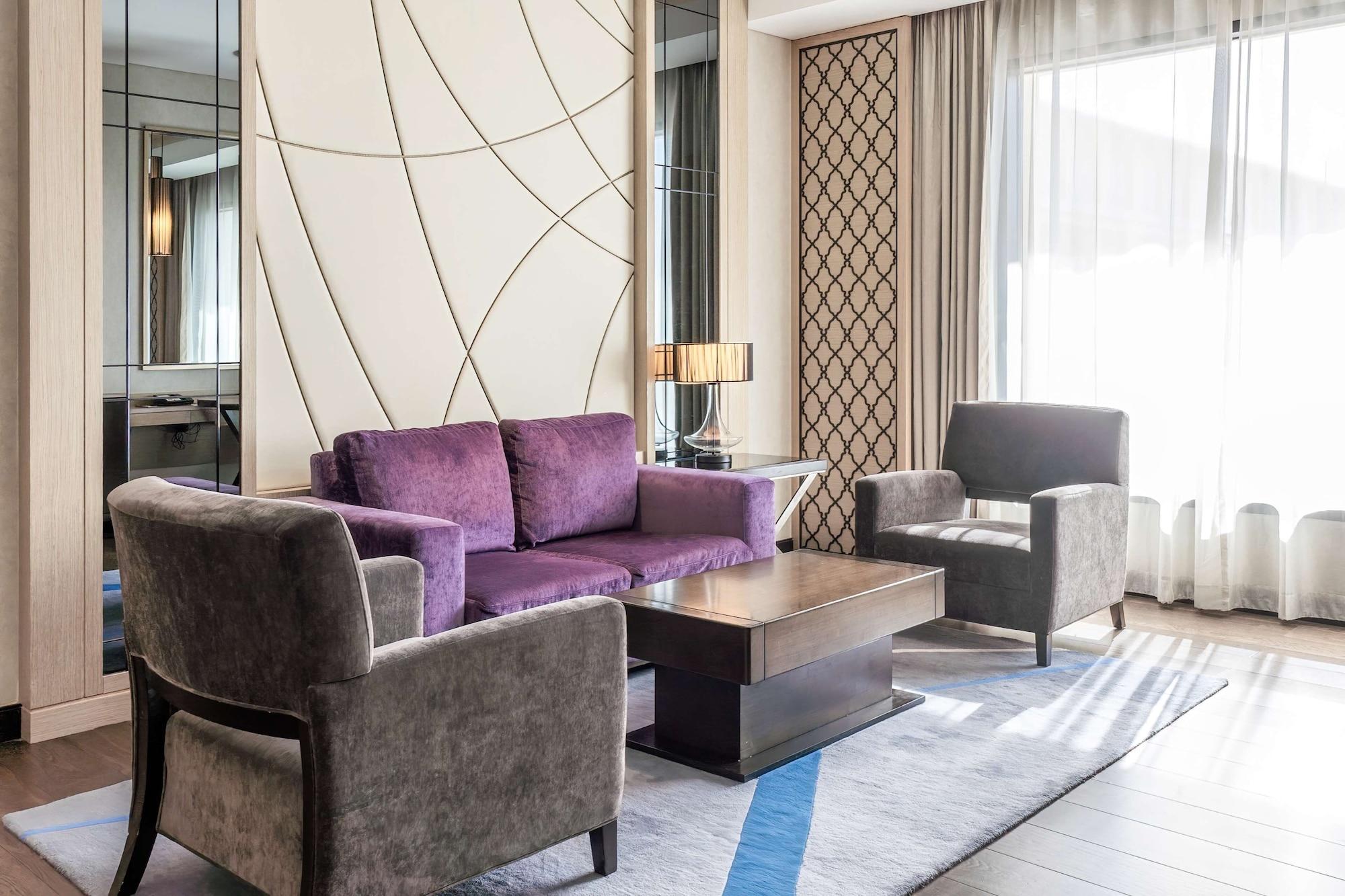 马斯喀特雷迪森霍尔木兹大酒店酒店 外观 照片 A suite at the hotel